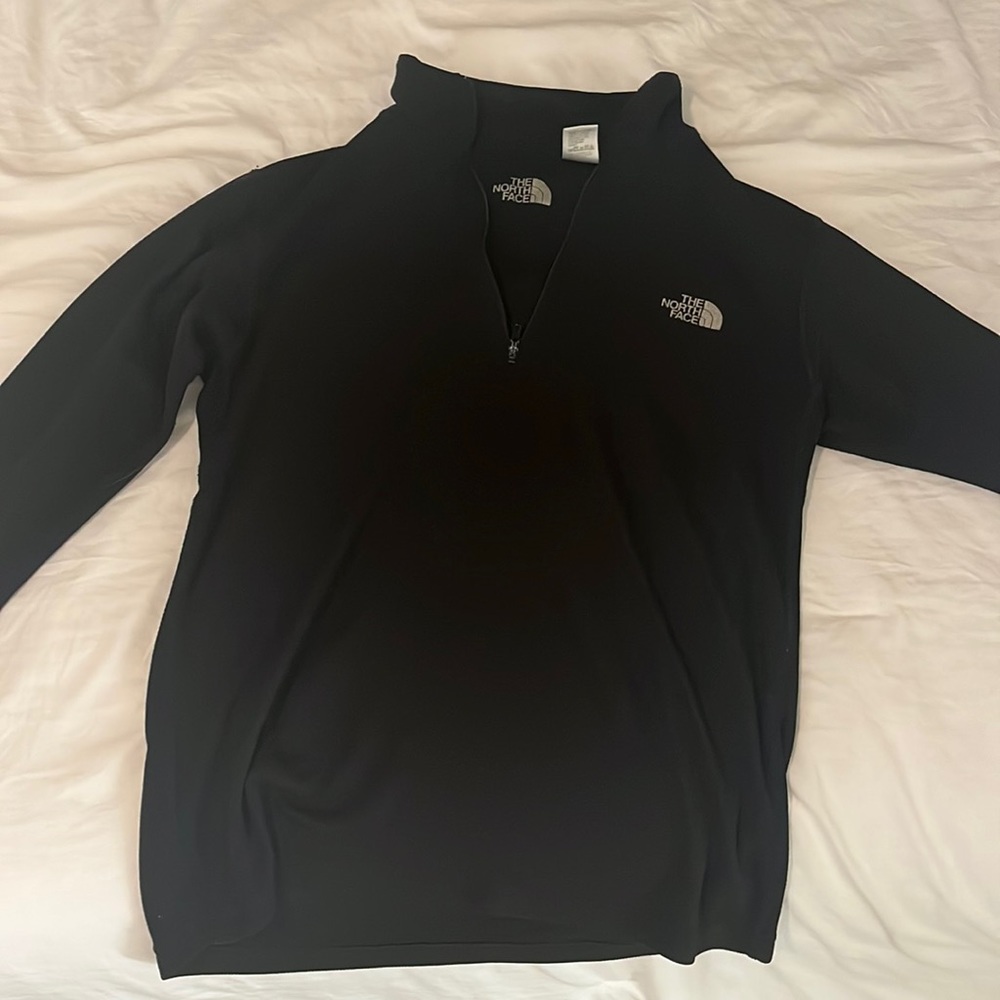 North face workout pullover size Small.